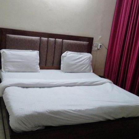 Hotel Diamond Palace 45C Chandīgarh 外观 照片