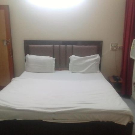 Hotel Diamond Palace 45C Chandīgarh 外观 照片