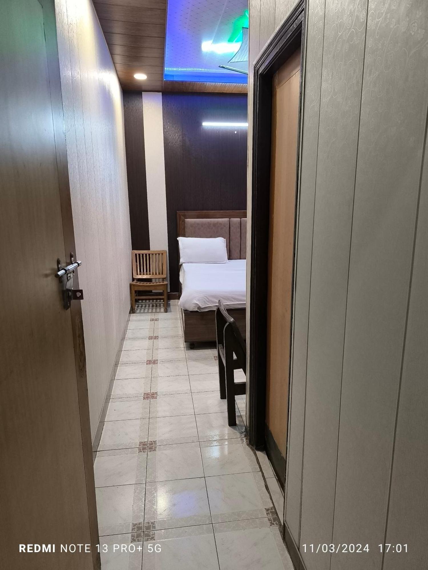 Hotel Diamond Palace 45C Chandīgarh 外观 照片
